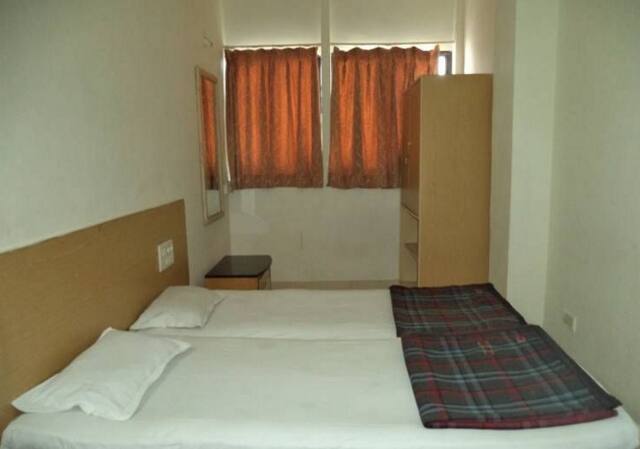 Hotel Ambika Lodge, Pune 1